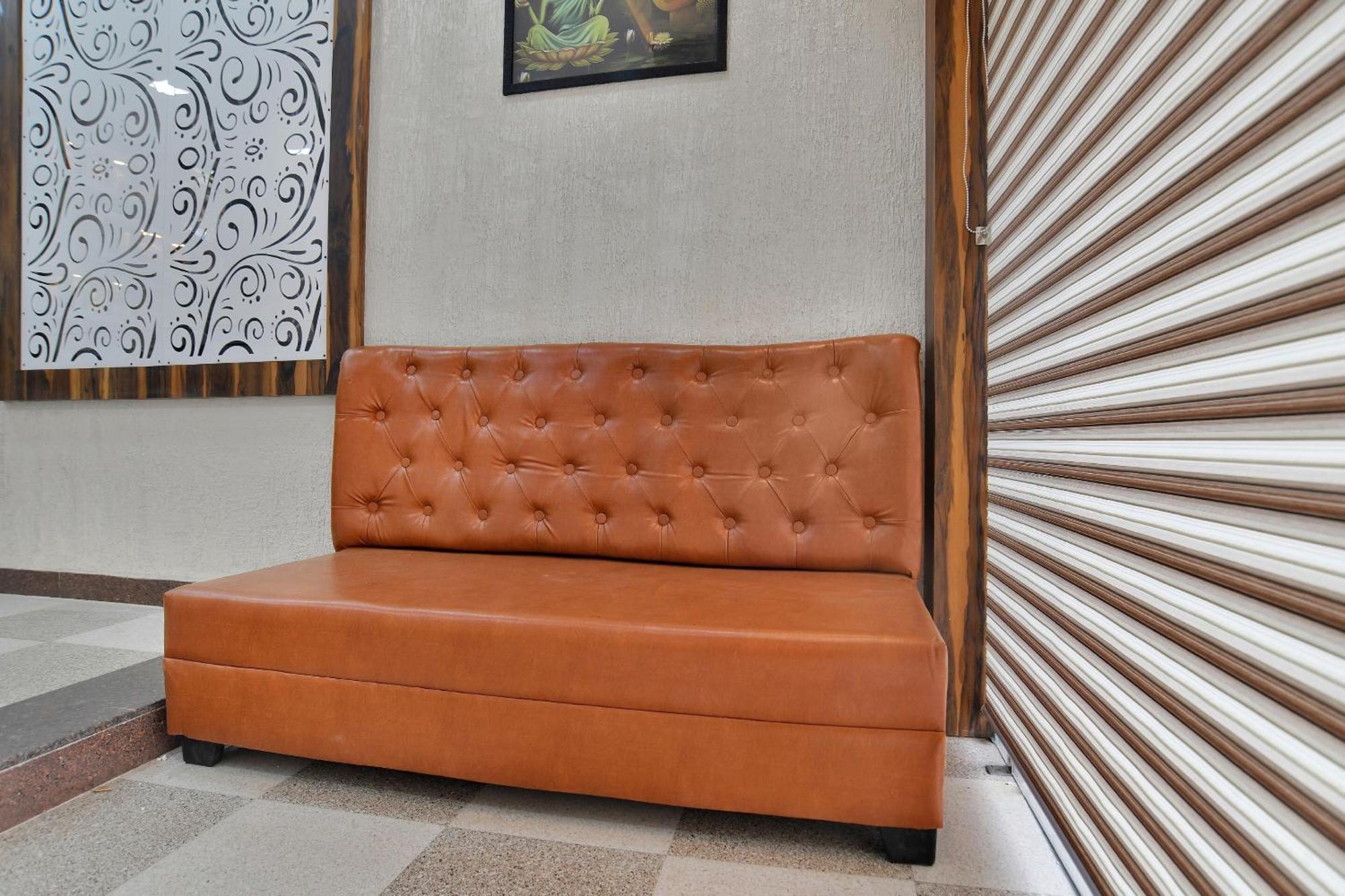 OYO 82307 Hotel Zodiac Indore Esterno foto